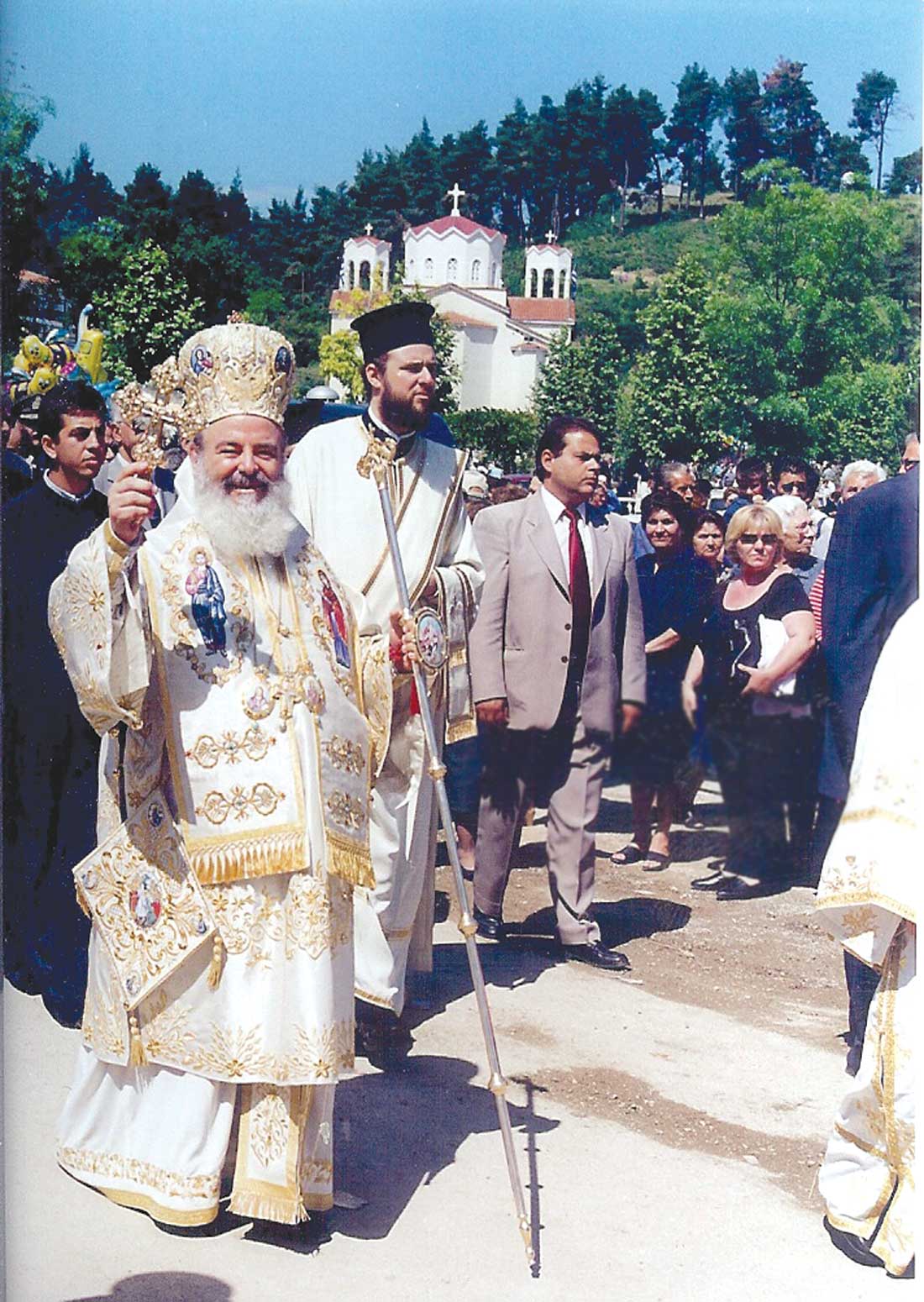 Ο Μακαριστός Αρχιεπίσκοπος Αθηνών και πάσης Ελλάδος Χριστόδουλος προεξάρχει της πανηγύρεως του 2002