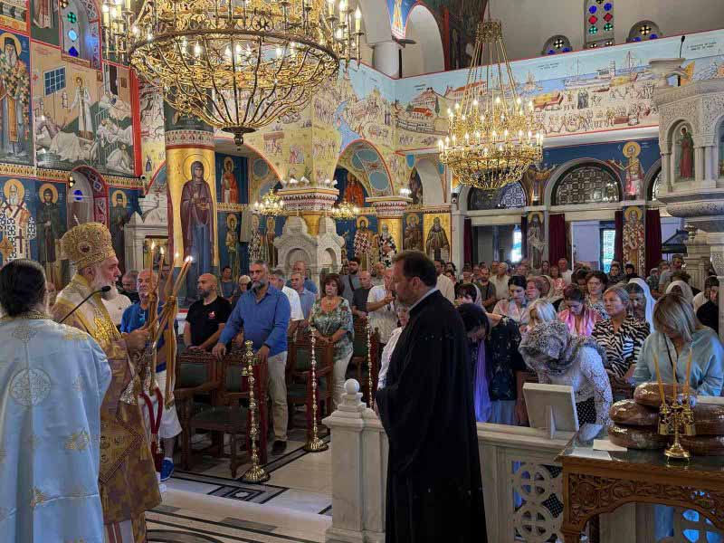 Ο Επίσκοπος Σκοπέλου στο Ι. Προσκύνημα του Οσίου Ιωάννου του Ρώσσου Ο Επίσκοπος Σκοπέλου στο Ι. Προσκύνημα του Οσίου Ιωάννου του Ρώσσου