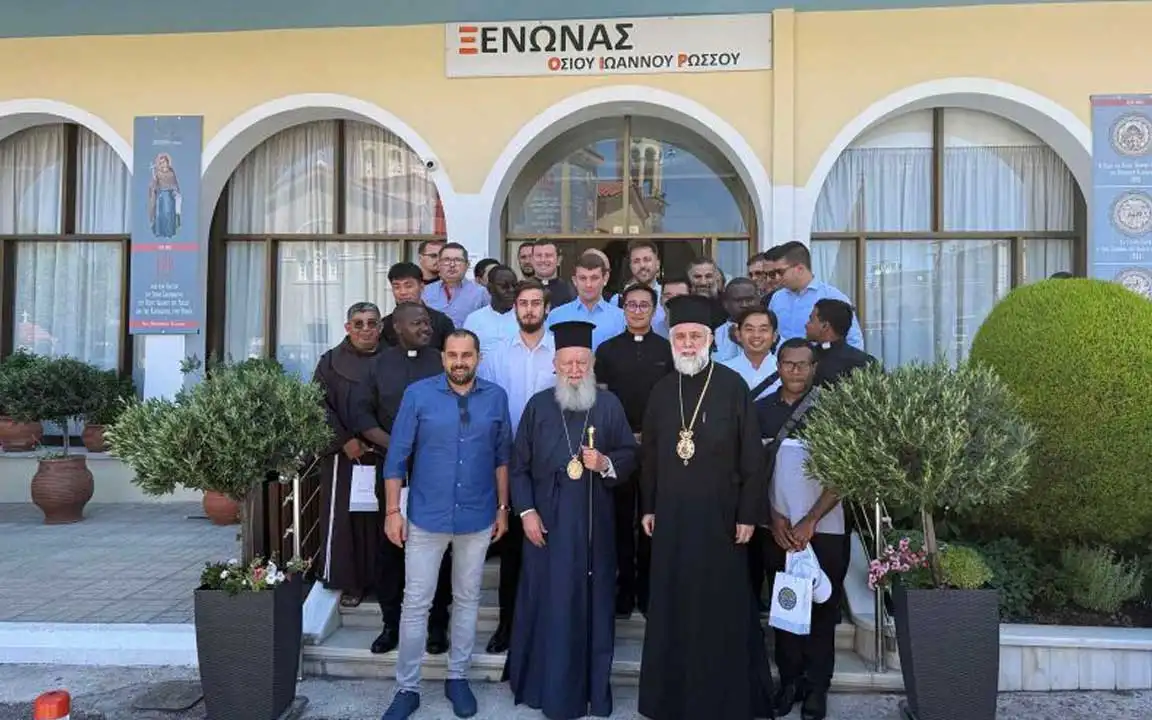 Φιλοξενούμενοι του Προγράμματος "Μαθαίνω Την Ελληνική Γλώσσα" στην Ιερά Μητρόπολη Χαλκίδος