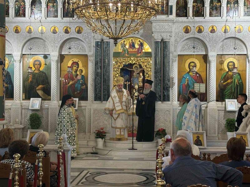 Όμιλος Προσκυνητών απο την Ι. Μητρόπολη Γόρτυνος στην Ι. Μητρόπολη Χαλκίδος Όμιλος Προσκυνητών απο την Ι. Μητρόπολη Γόρτυνος στην Ι. Μητρόπολη Χαλκίδος
